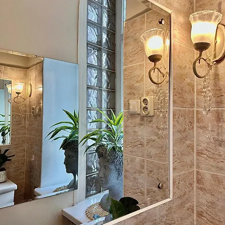 Exclusive Chmielna Street 95m2 ワルシャワ