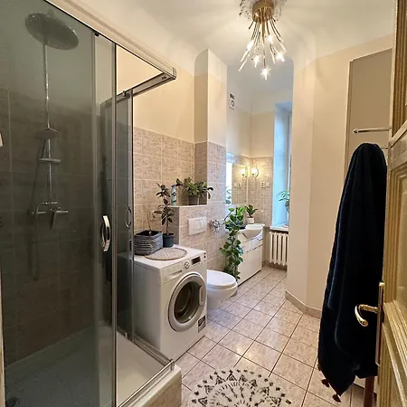 Exclusive Chmielna Street 95m2 Apartment Warsaw